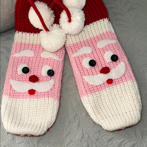 Nick & Nora Red Knit Santa Slipper Socks - Picture 5 of 6